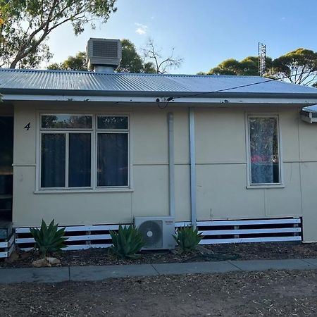 Home Away From Home Merredin Exterior foto