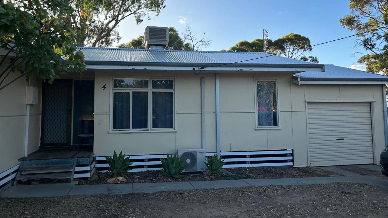 Home Away From Home Merredin Exterior foto